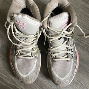 Kyrie Basketball Sneakers